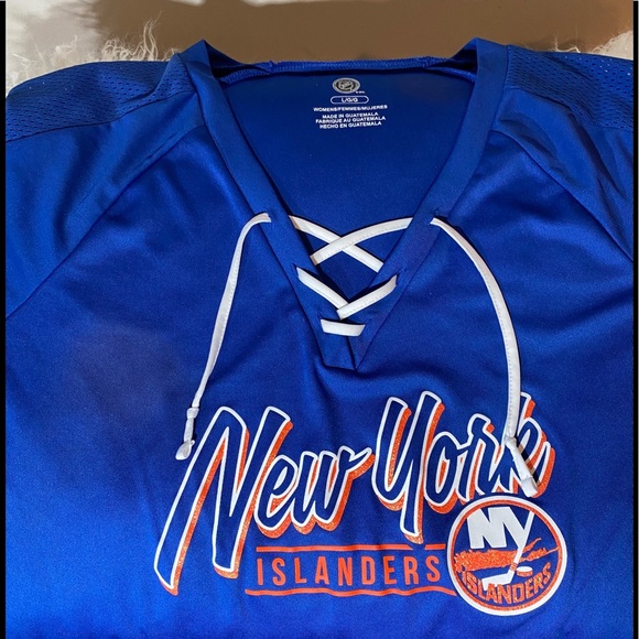New York Islander’s Hockey Jersey | Large - Picture 4 of 4